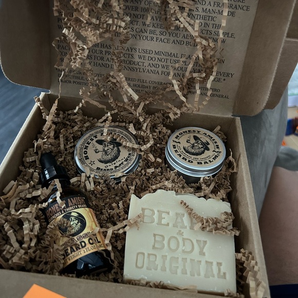 Honest Amish Beard Care Kit - Picture 8 of 12